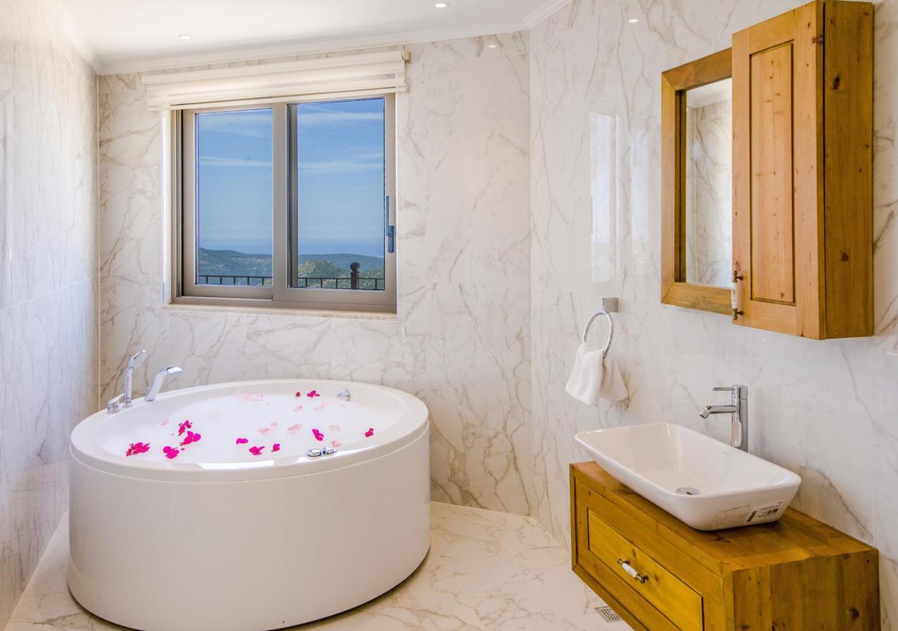 Villa 5 Sleeps 6 Isolated Pool See And Montain View-Villa Kartal Yuvasi Uzumlu  Bagian luar foto